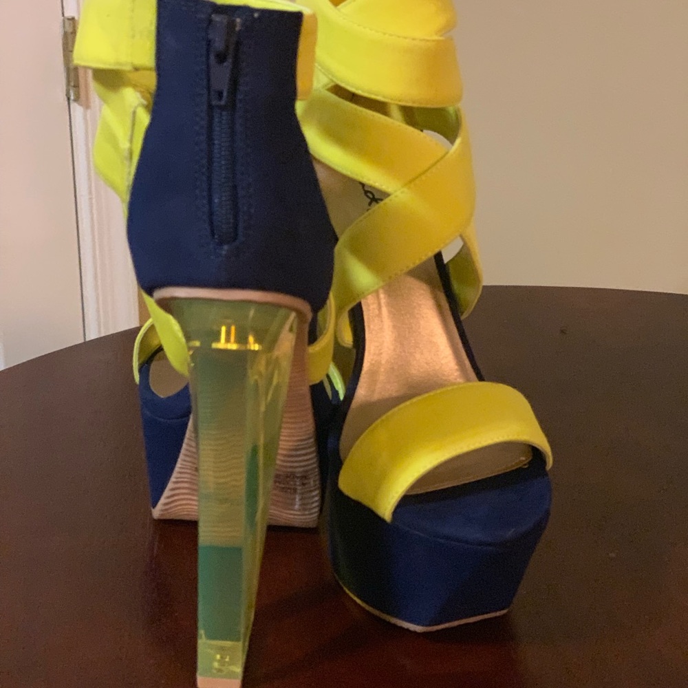 Platform sandals - Picture 3 of 3